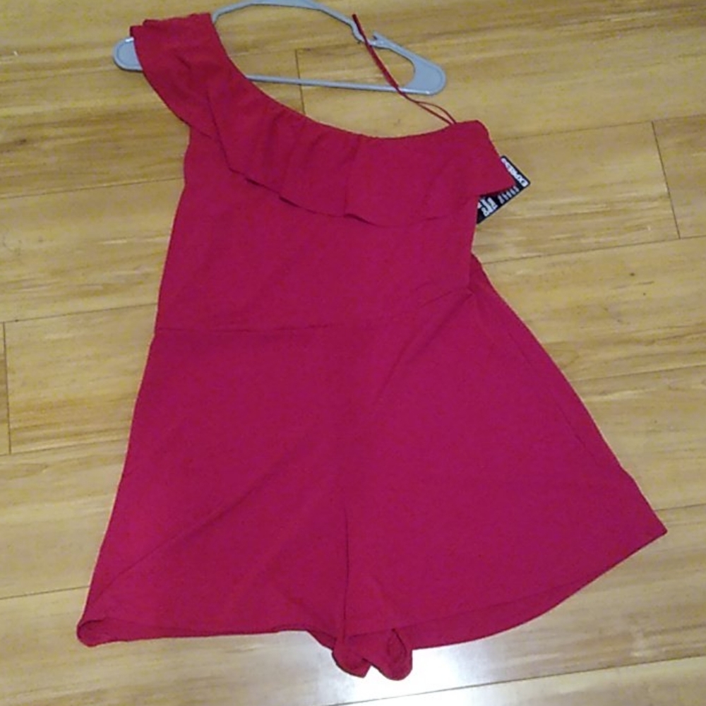 NWT Express One Shoulder Ruffle Romper - Picture 2 of 6